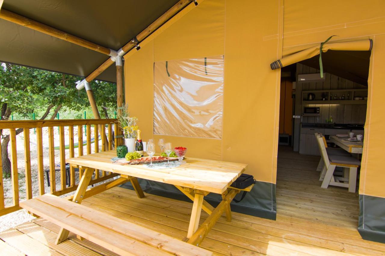 Hotel Grande Glamping With Pool à Biograd Na Moru Extérieur photo