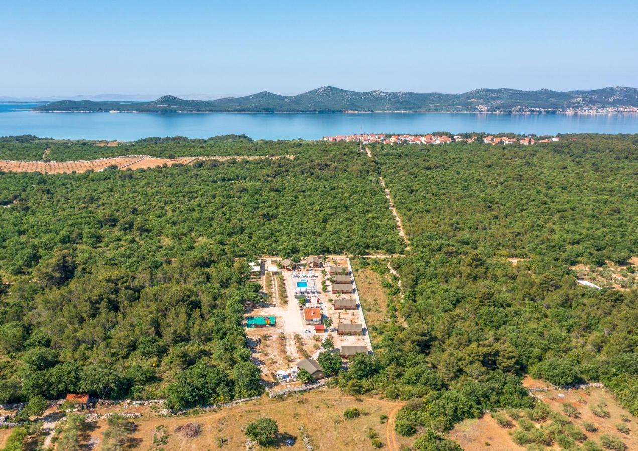 Hotel Grande Glamping With Pool à Biograd Na Moru Extérieur photo