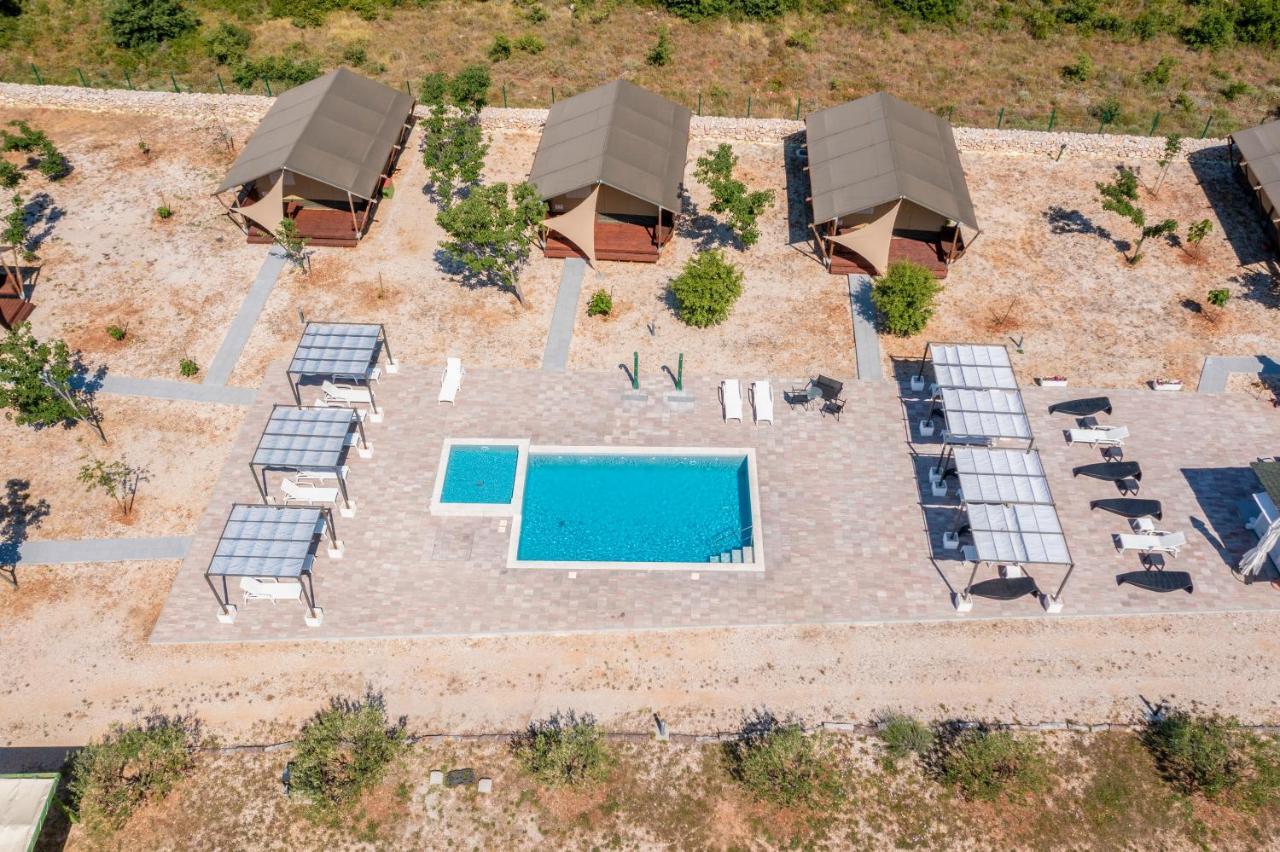 Hotel Grande Glamping With Pool à Biograd Na Moru Extérieur photo
