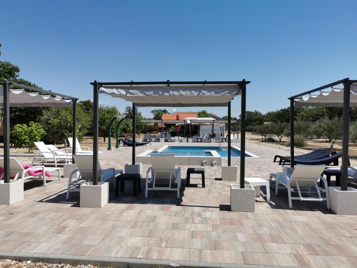 Hotel Grande Glamping With Pool à Biograd Na Moru Extérieur photo
