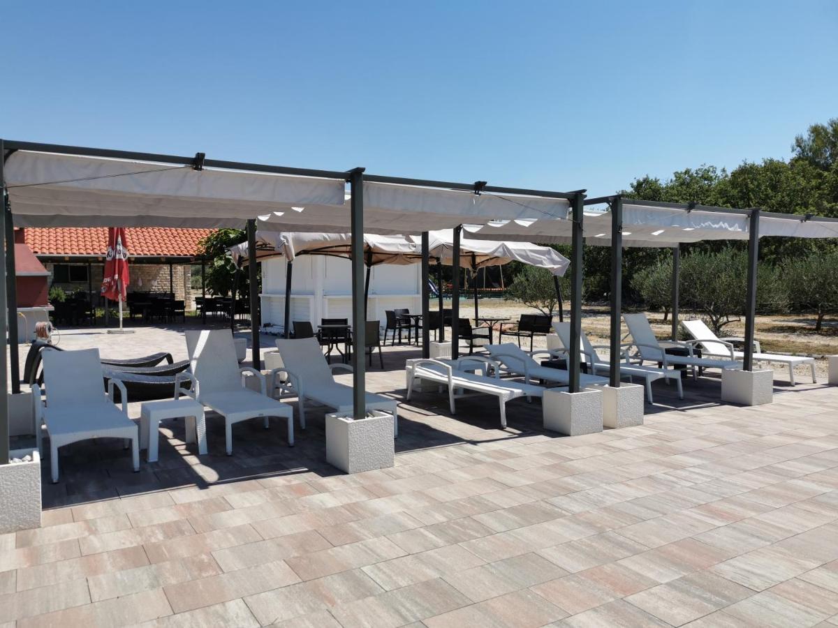 Hotel Grande Glamping With Pool à Biograd Na Moru Extérieur photo
