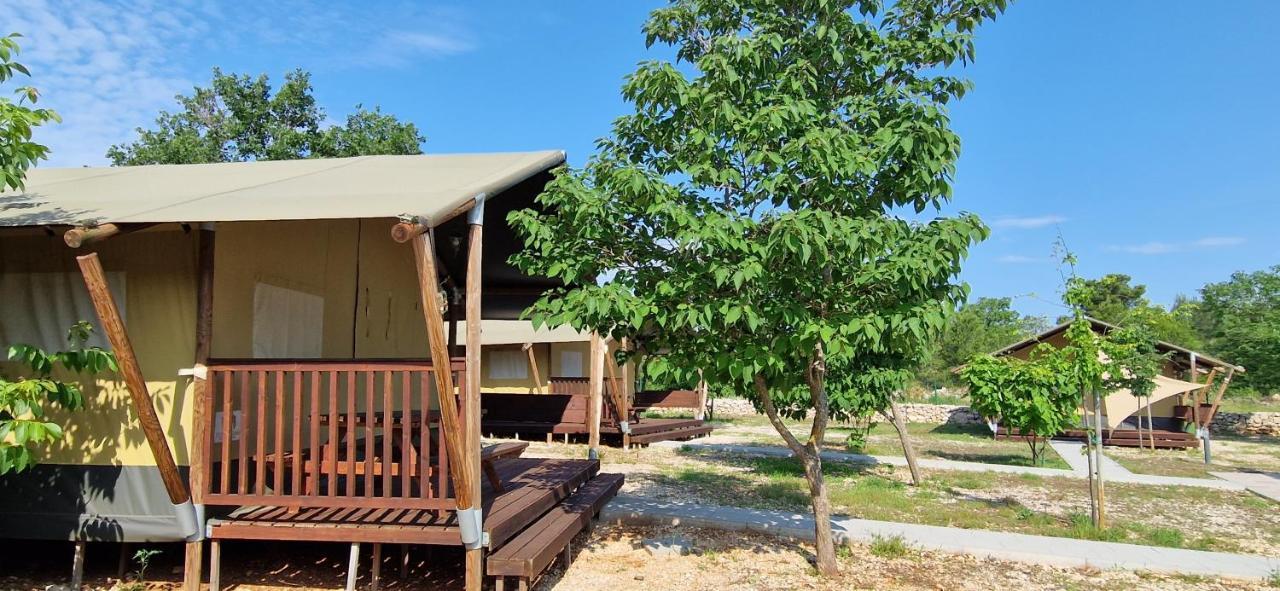 Hotel Grande Glamping With Pool à Biograd Na Moru Extérieur photo