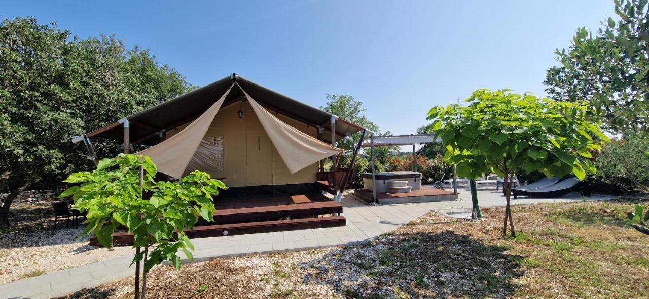 Hotel Grande Glamping With Pool à Biograd Na Moru Extérieur photo