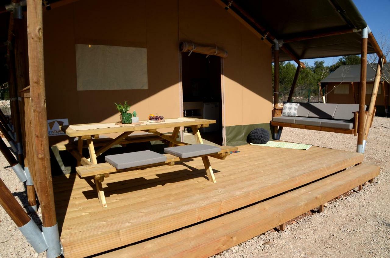 Hotel Grande Glamping With Pool à Biograd Na Moru Extérieur photo