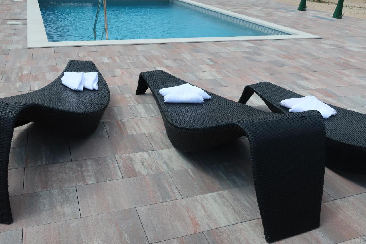 Hotel Grande Glamping With Pool à Biograd Na Moru Extérieur photo